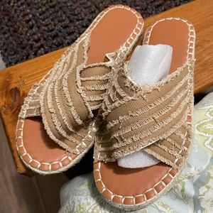 Women’s sandals size 6